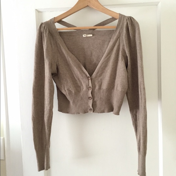 Very cute creamy dreamy brown sweater