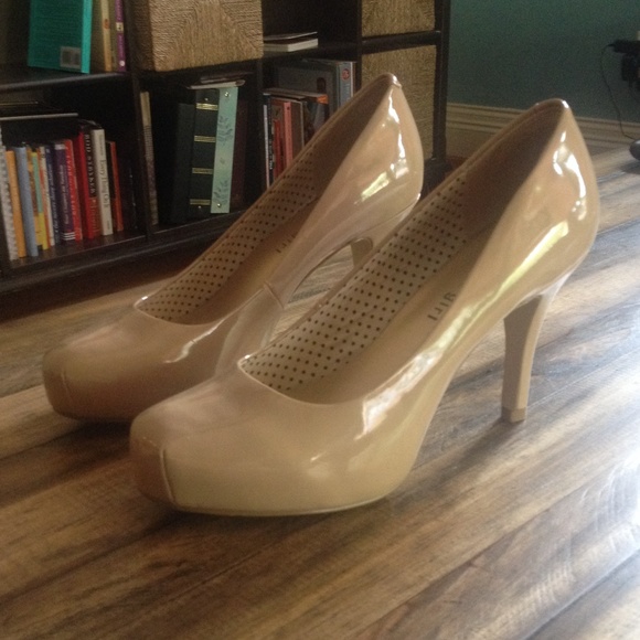 Madden Girl Nude Patent Leather Pumps