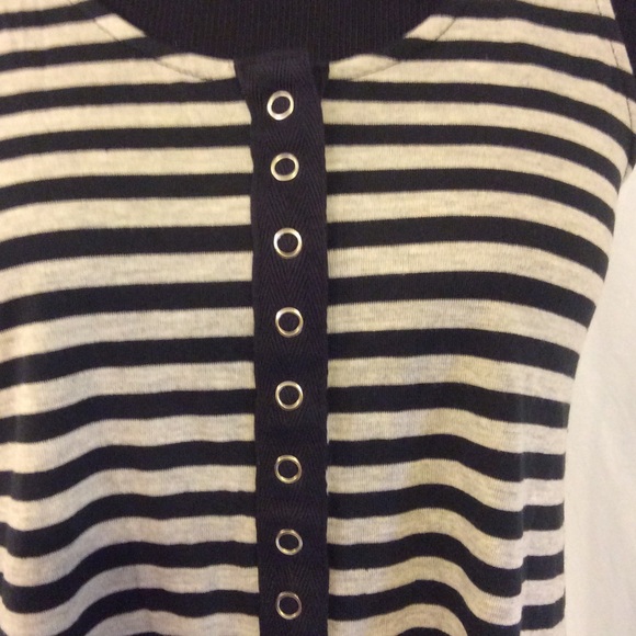 Twiggy London handkerchief top. Closet Closing - Picture 3 of 3