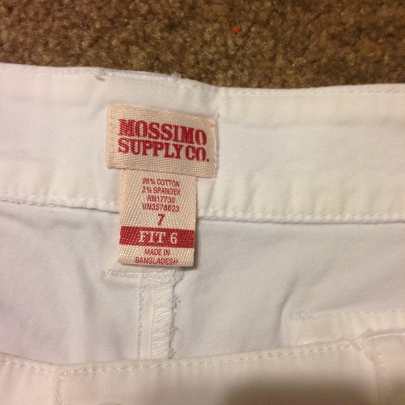 White shorts - Picture 2 of 3