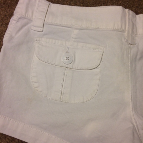 White shorts - Picture 3 of 3