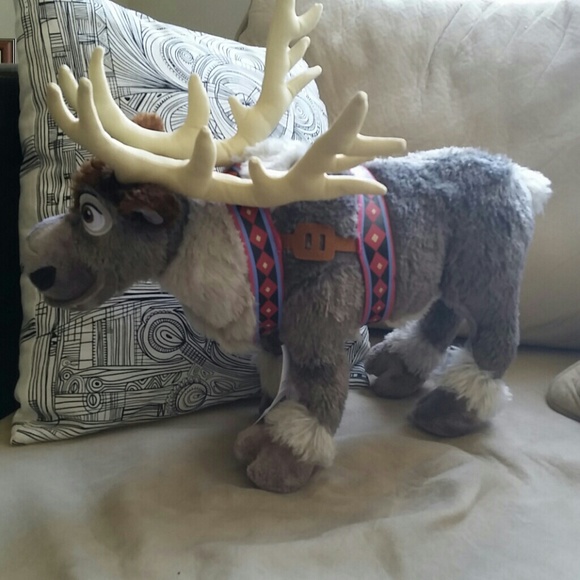 SOLD.  Bundle for @ haeven19 . Disney  frozen