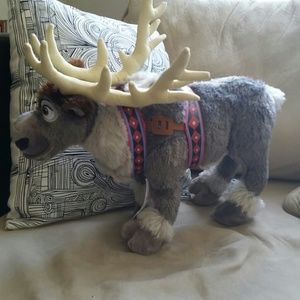 SOLD.  Bundle for @ haeven19 . Disney  frozen