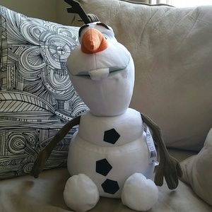 @ haeven19  two stuffed animals, and 2 dolls