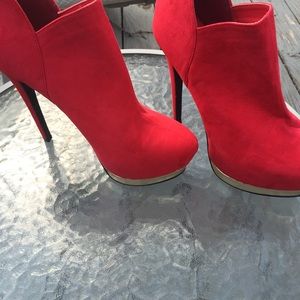 RED PLATFORM BOOTIE
