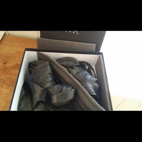 Pelle Moda Leather Heels