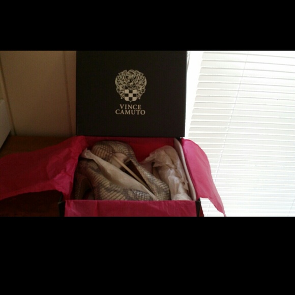 Vince Camuto Leather Pumps