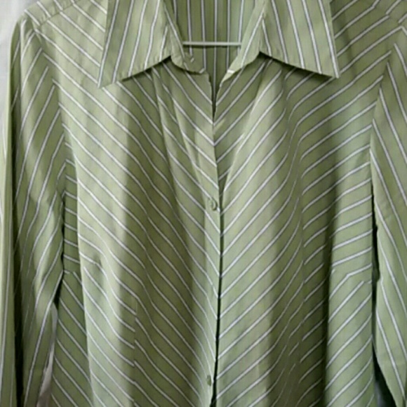 Super cute loft blouse