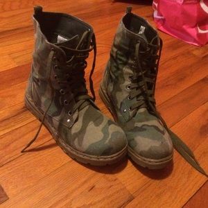 Camo combat boots
