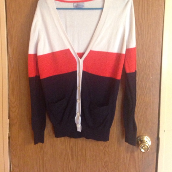 🔴 SALE 🔴 Button up cardigan - Picture 1 of 1