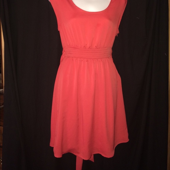 💛 super cute spring dress - Picture 2 of 3