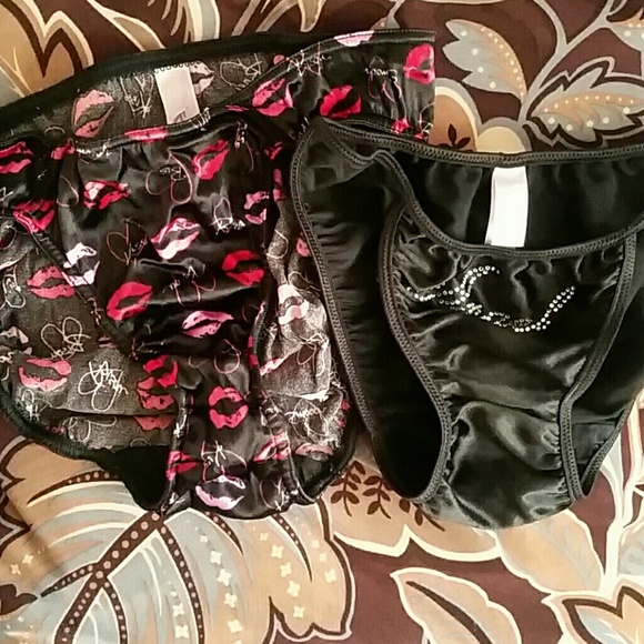 2 VS Panties