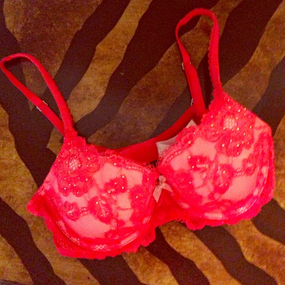 Victoria's Secret Bra with Rhinestone detail - Picture 1 of 3