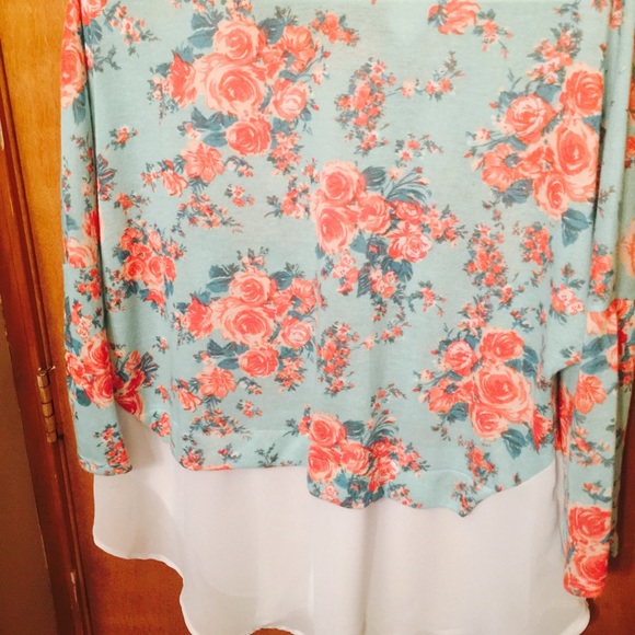 Floral shirt from Debs - Picture 4 of 4