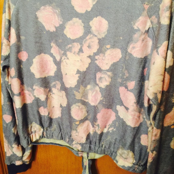 Faded purple floral shirt - Picture 3 of 3