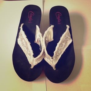 Very glitzy and comfortable