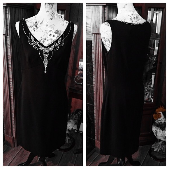 LITTLE BLACK DRESS 💥new listing💥 - Picture 2 of 3