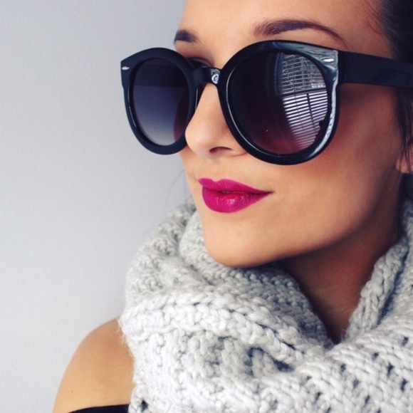 Accessories - Black retro sunglasses for @ruthabutton!