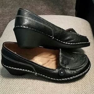 Naturalizer black leather inside and out