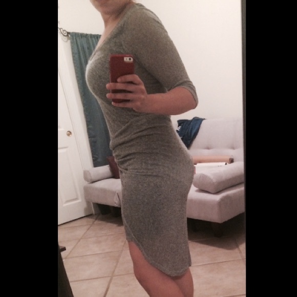 Light weight body con mid length sleeve - Picture 2 of 4