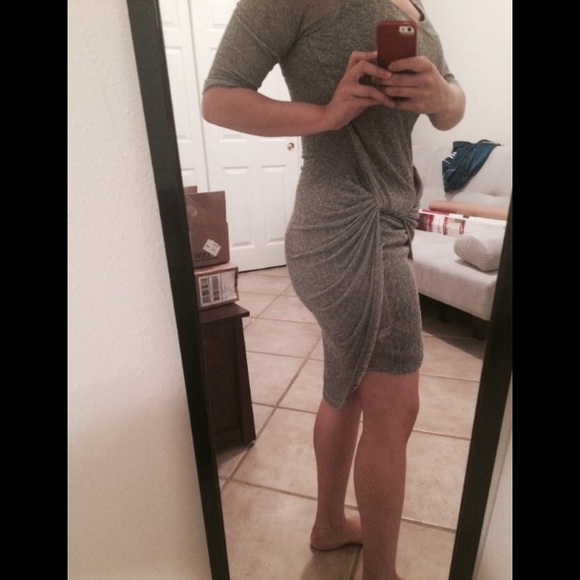 Light weight body con mid length sleeve - Picture 4 of 4