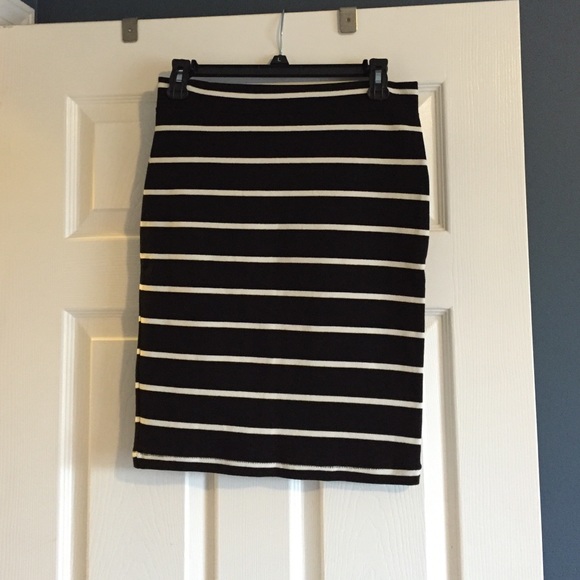 Forever 21 bodycon knee length size medium