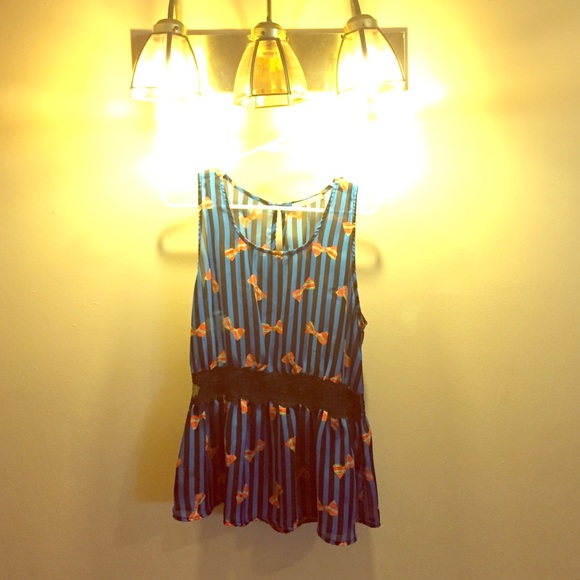 🎀Bow Striped Top🎀 - Picture 1 of 4