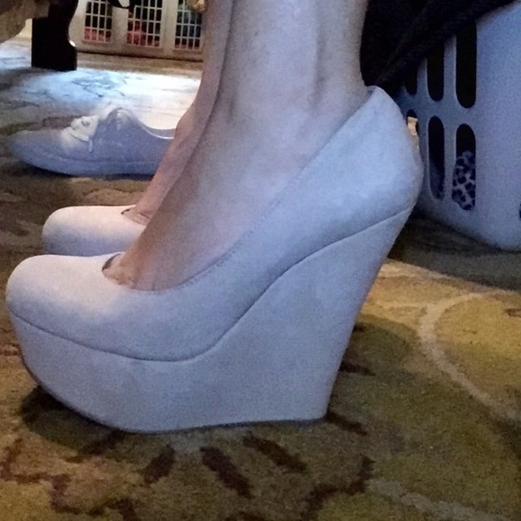 Steve Madden nude Wedges