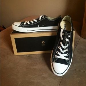 Converse Mint condition!Ready to ship sz8M sz10W