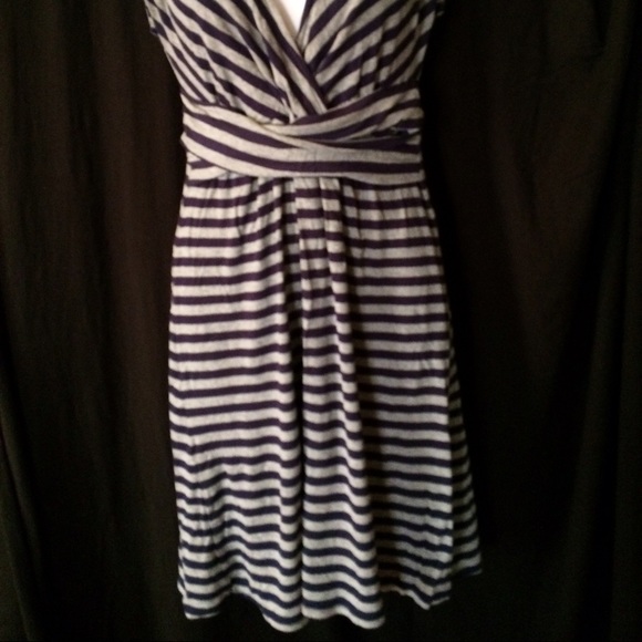 Dress - Picture 3 of 4