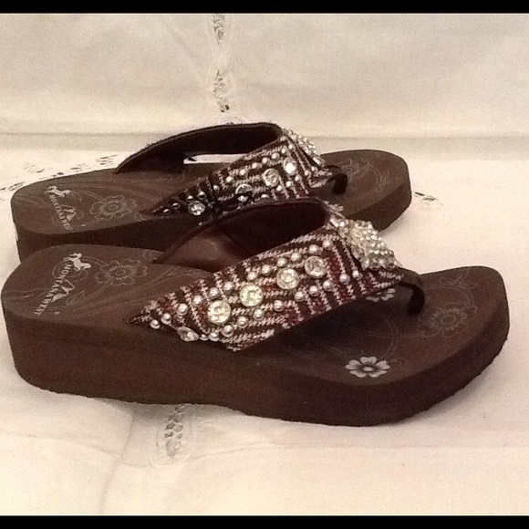 Flip-Flops🌹SOLD🌹 - Picture 3 of 4