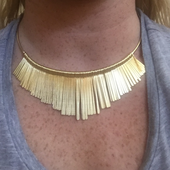 ❤️SOLD❤️Gold Tassel Statement Necklace - Picture 2 of 4