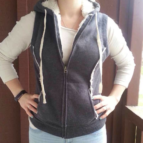 Sweater vest