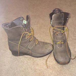 Woman's Timberland Wedge Boots