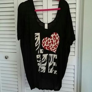 SUPER CUTE OVERSiZED TOP---WORN ONCE