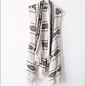 Aztek sleeveless Cardigan