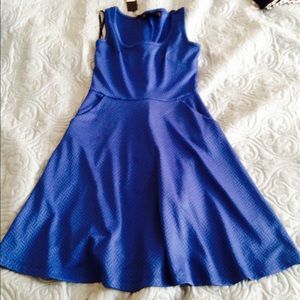 Beautiful blue kardashians dress.