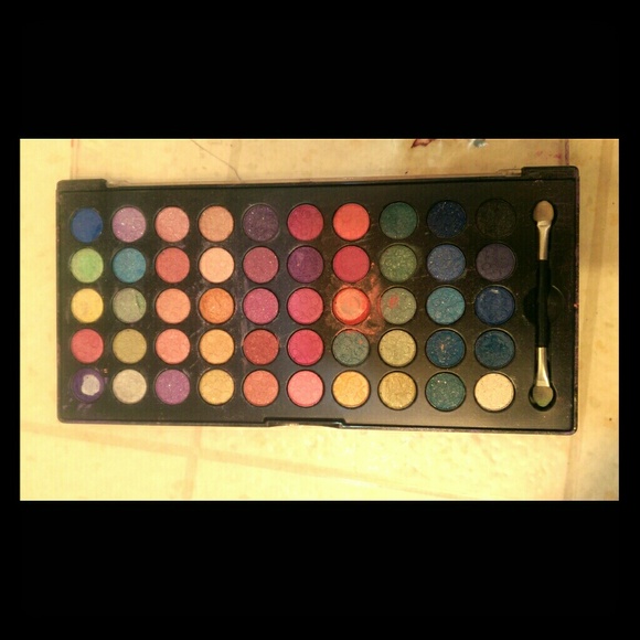 Eyeshadow - Picture 1 of 1