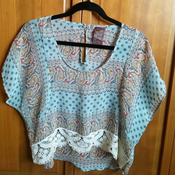 Wallpapher sheer slight crop top size medium