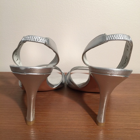 stuart weitzman silver heels