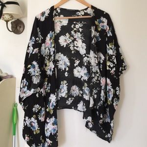 Brandy black floral kimono
