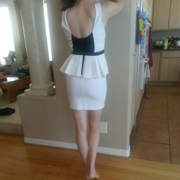 SOLD*****HOST PICK!!!! NWT Alice Olivia  Peplum - Picture 2 of 4