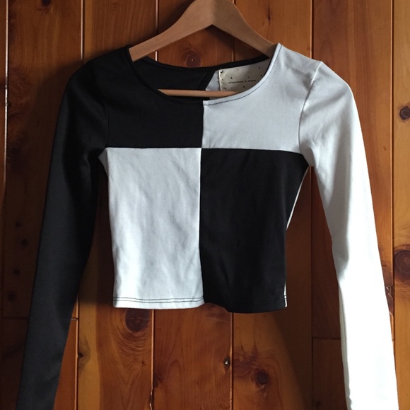 Black and White cropped top