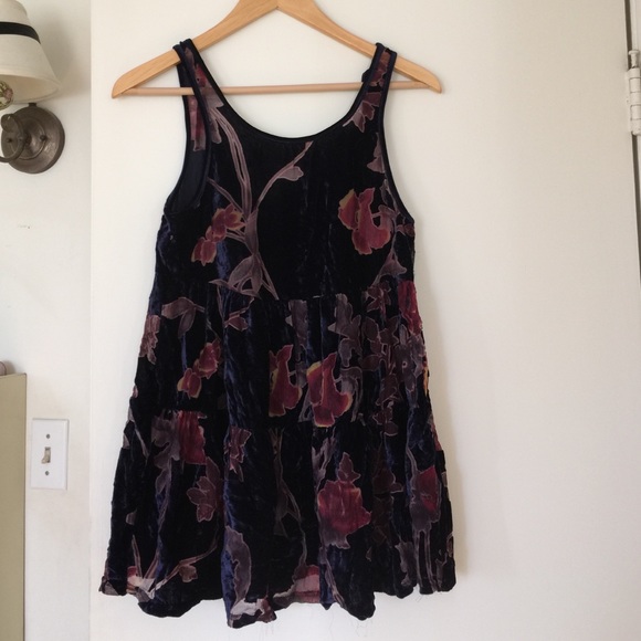 URBAN OUTFITTERS velvet burnout tiered tunic