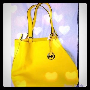 💯 authentic MK purse,different colors available😁