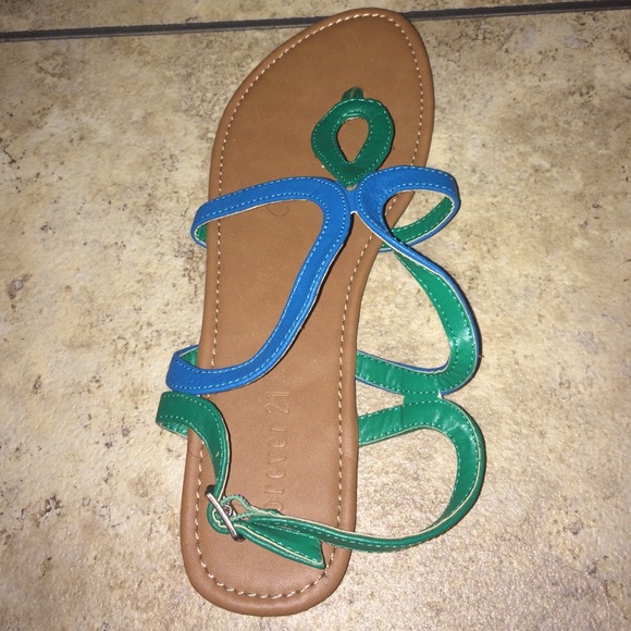 NWOT!!! Size 8 Forever 21 Gladiator Sandals! - Picture 2 of 3
