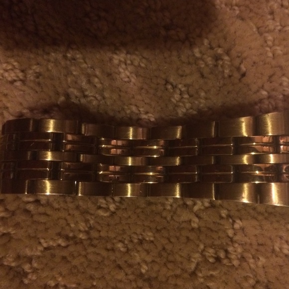 Gold watch - Picture 2 of 4