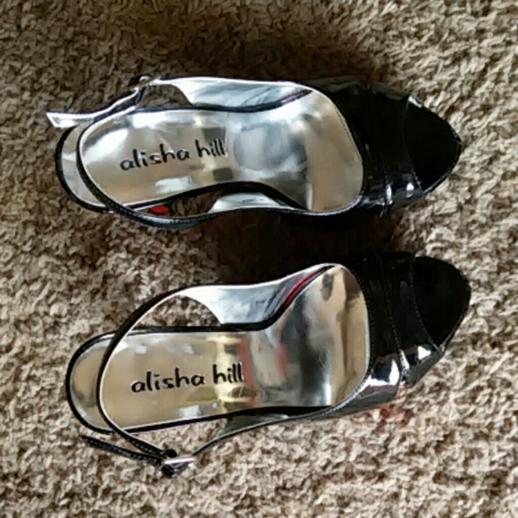 Heels - Picture 3 of 4