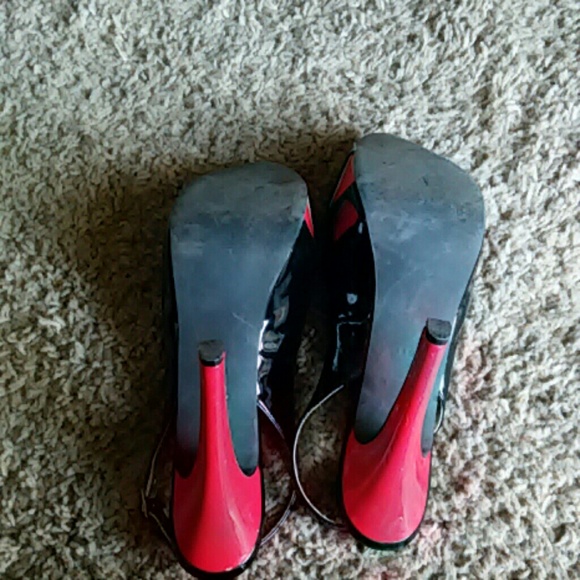 Heels - Picture 4 of 4