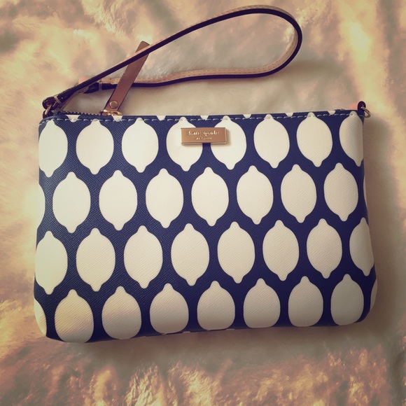 kate spade Clutches & Wallets - ♠️Kate Spade♠️Wristlet♠️